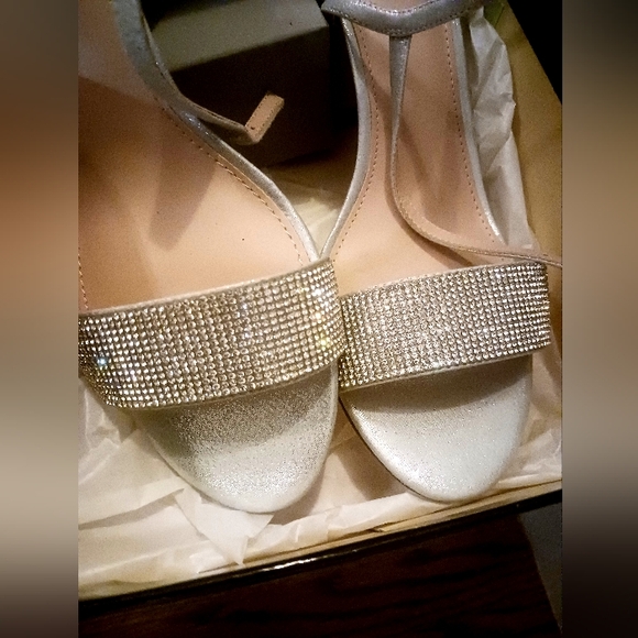 NEW I.Miller Silver Rhinestone Sandals Size 10 - Picture 4 of 8